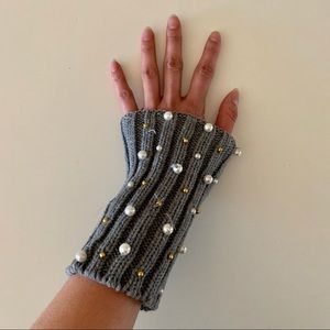 Francesca’s Collection Beaded Hand Warmers/Glove